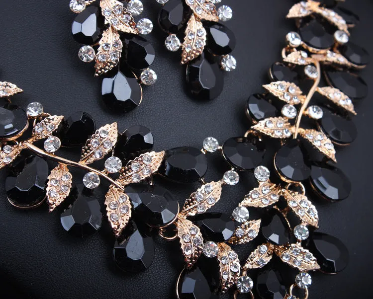 Luxury sparkling rhinestone necklace and earring set Exquisite and elegant bridal dress banquet best jewelry